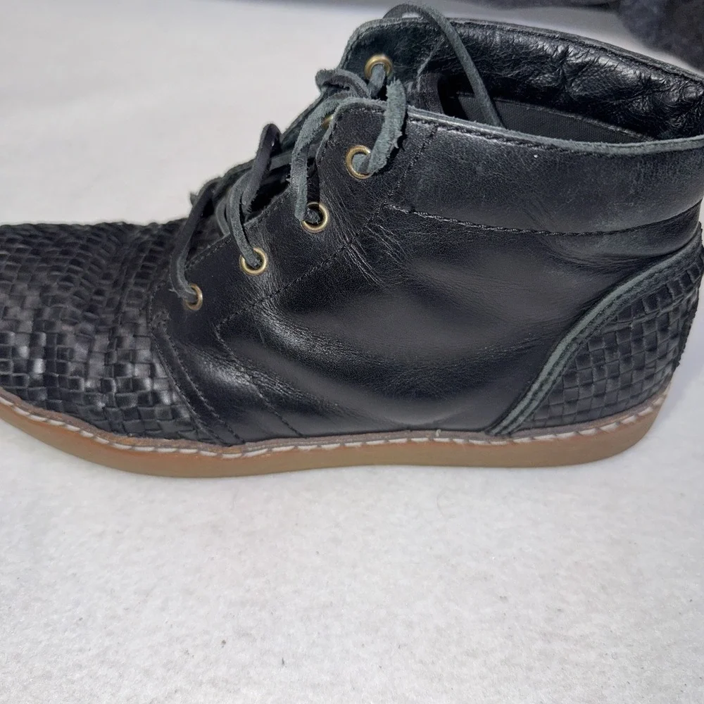 UGG Australia Mens 10 Black Woven Leather Chukka Boots Lace Up Casual